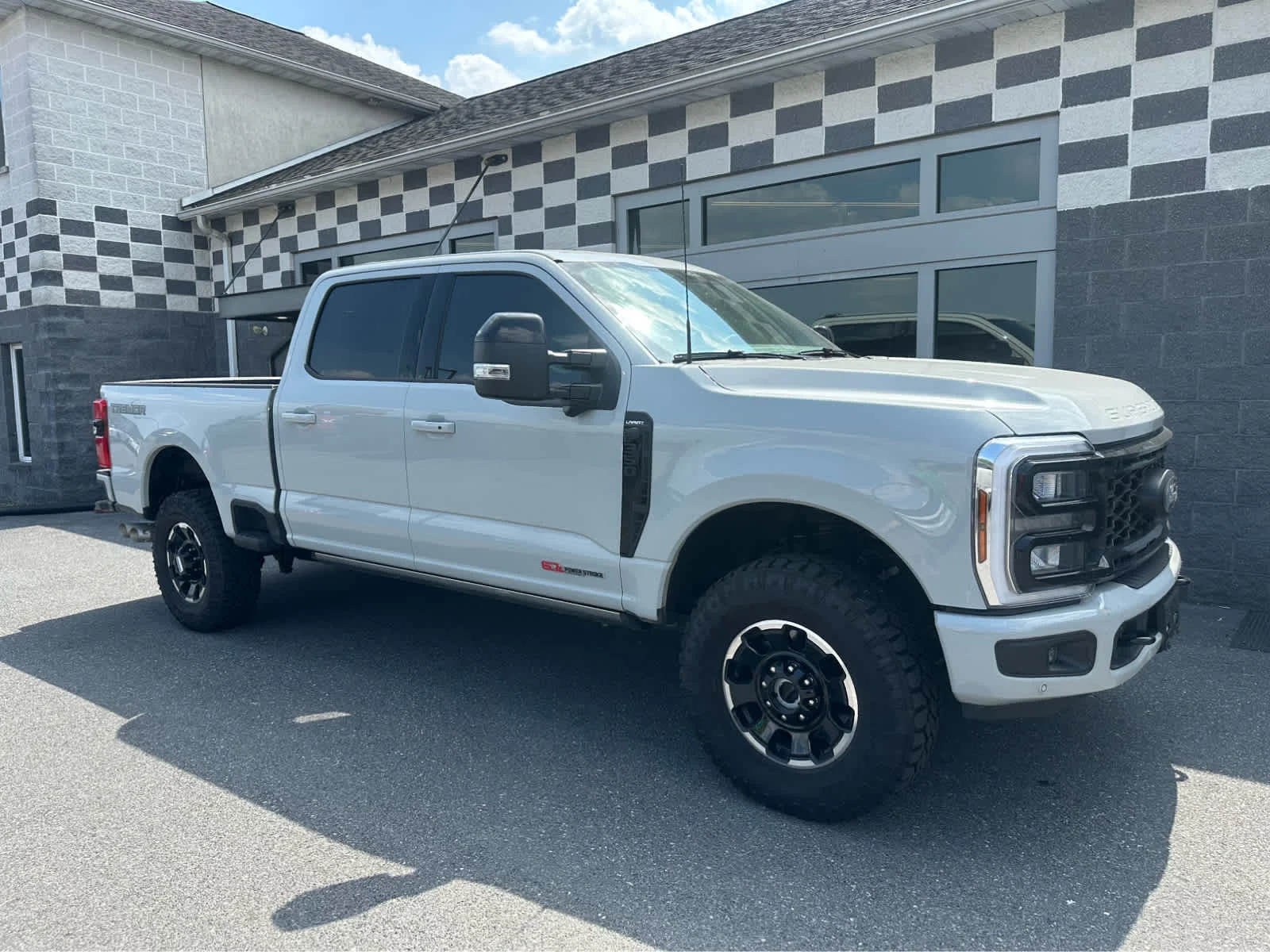 Used 2026 Avalanche Ford LARIAT image 2
