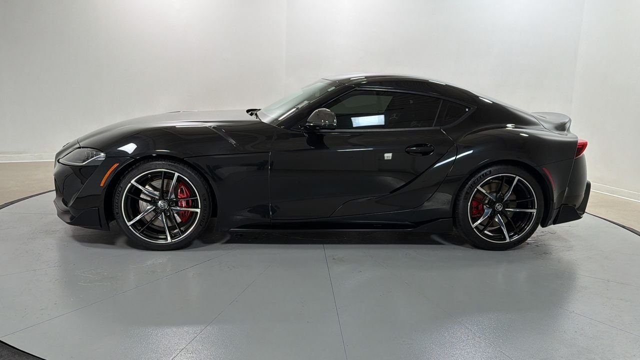 Used 2021  Toyota 3.0 image 8