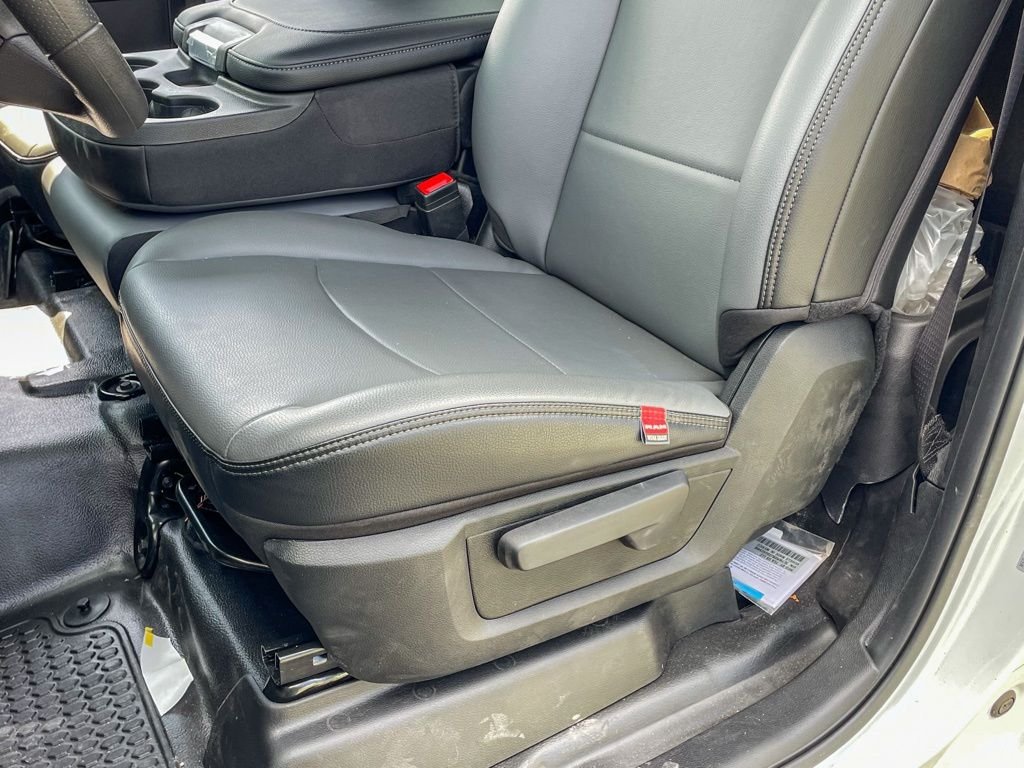 2025 RAM 3500 Chassis Tradesman - Photo 17