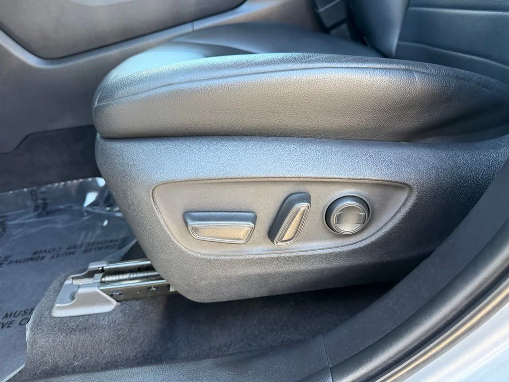 2021 Toyota Highlander XLE - Photo 12