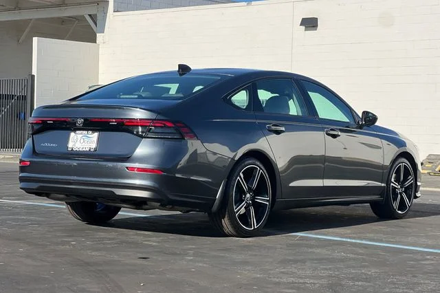 New 2026 Meteorite Gray Metallic Honda SE image 4