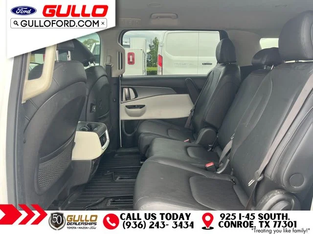 Used 2023 Snow White Pearl Kia LX Seat Package image 13