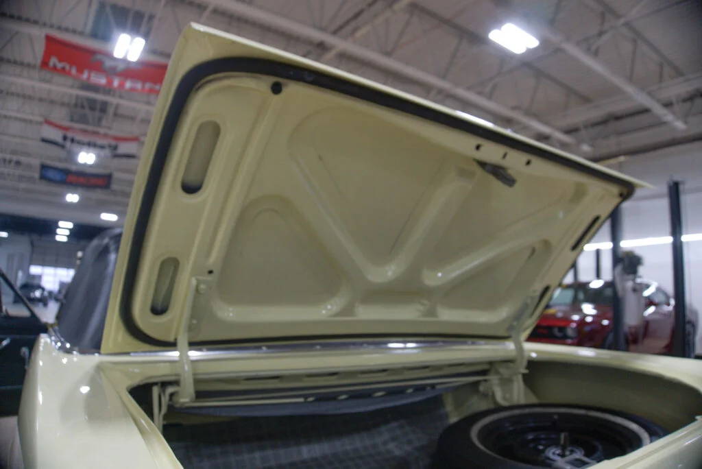 Used 1966 Yellow Ford  image 62