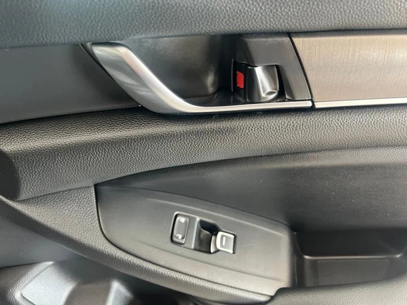 Used 2022  Honda LX image 14
