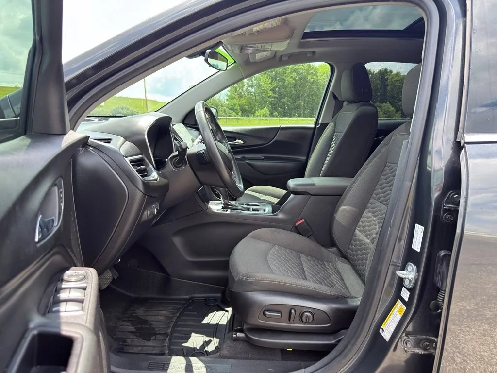 Used 2018 Chevrolet Equinox LT with VIN 2GNAXJEVXJ6147906 for sale in Wellington, OH