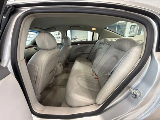 Used 2006 Platinum Metallic Buick CXL image 5