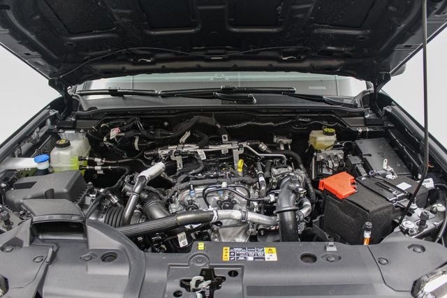 New 2026 Carbonized Gray Metallic Ford XLT image 15
