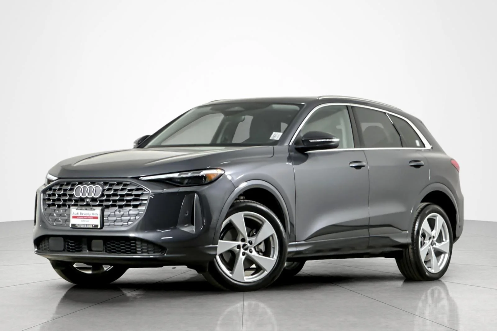 2025 Audi Q5 40 Premium Plus's photo