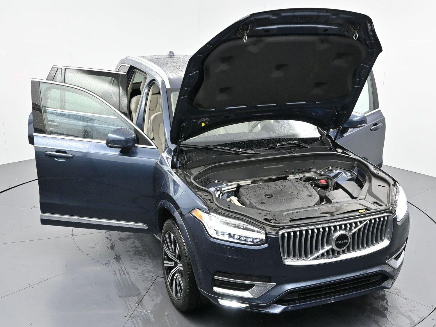 Used 2023 Denim Blue Metallic Volvo Plus image 42
