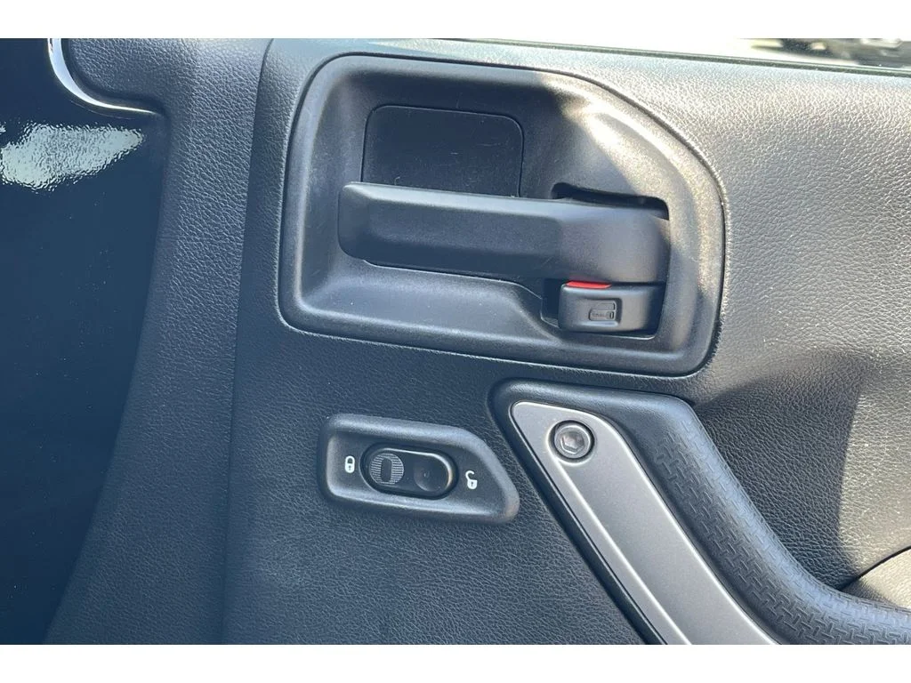 Used 2017 Black Clearcoat Jeep Sahara image 21