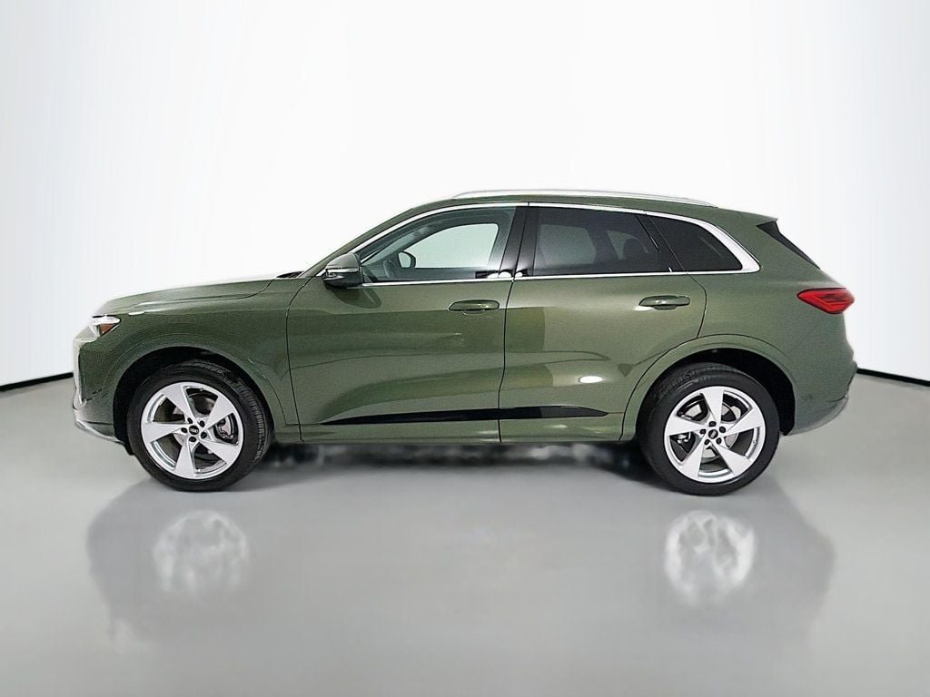Used 2025 District Green Metallic Audi Premium Plus 2.0 TFSI quattro image 4