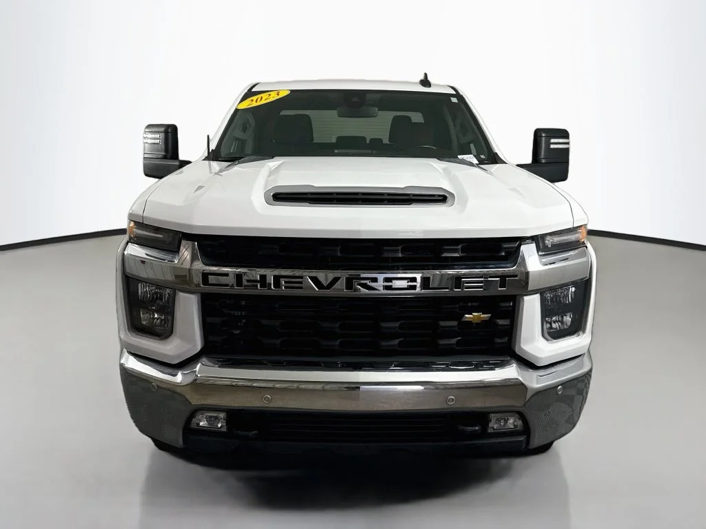 Used 2023 White Chevrolet LT image 2