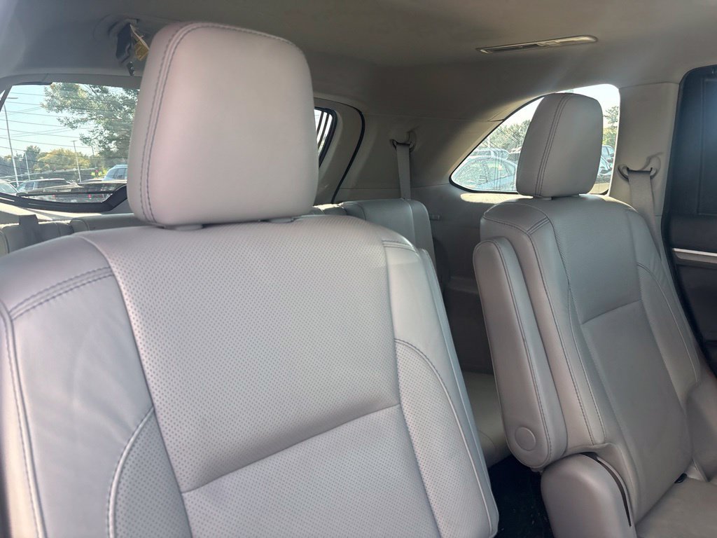 Used 2019 Predawn Gray Mica Toyota Limited Platinum image 33