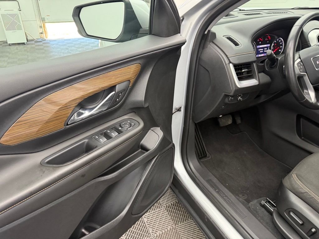 Used 2020 Silver GMC SLE image 16