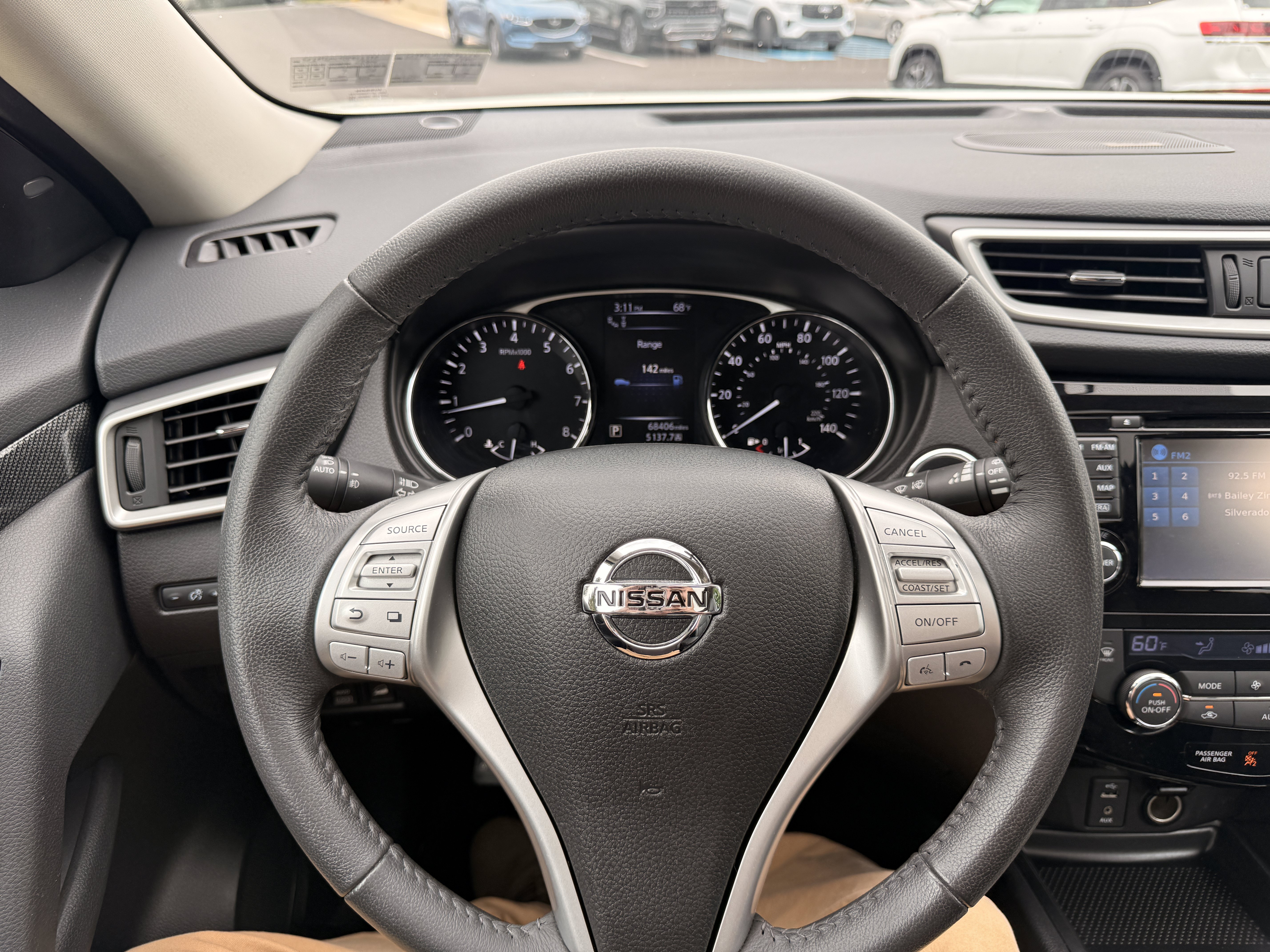 Used 2016 Pearl White Nissan SL image 26