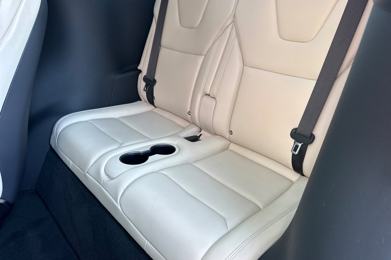 Used 2019 Solid Black Tesla Performance w/ Ludicrous image 14