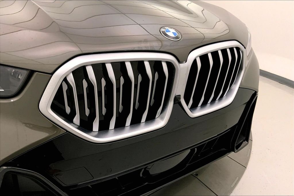 Used 2026 Manhattan Green Metallic BMW  image 29
