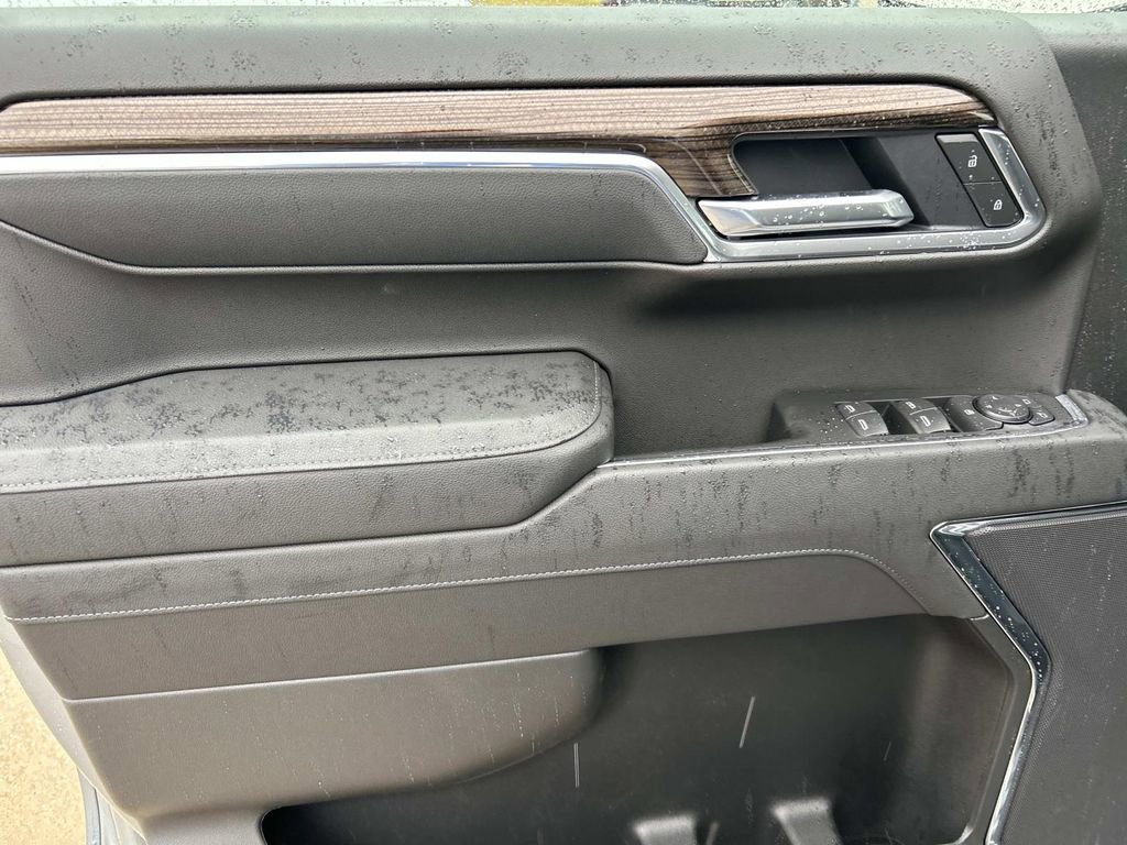 New 2026 Sterling Gray Metallic Chevrolet LT (2FL) image 17