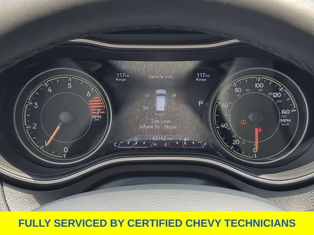 Used 2023 White Jeep Altitude image 29