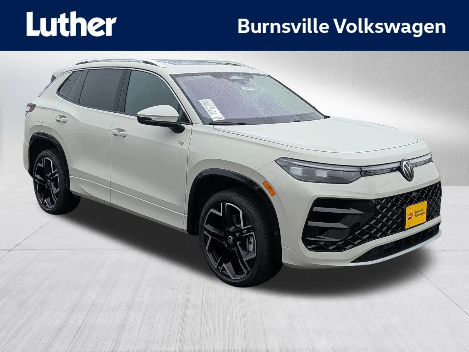 2026 Volkswagen Tiguan 2.0T SEL R-Line Turbo 4Motion's photo