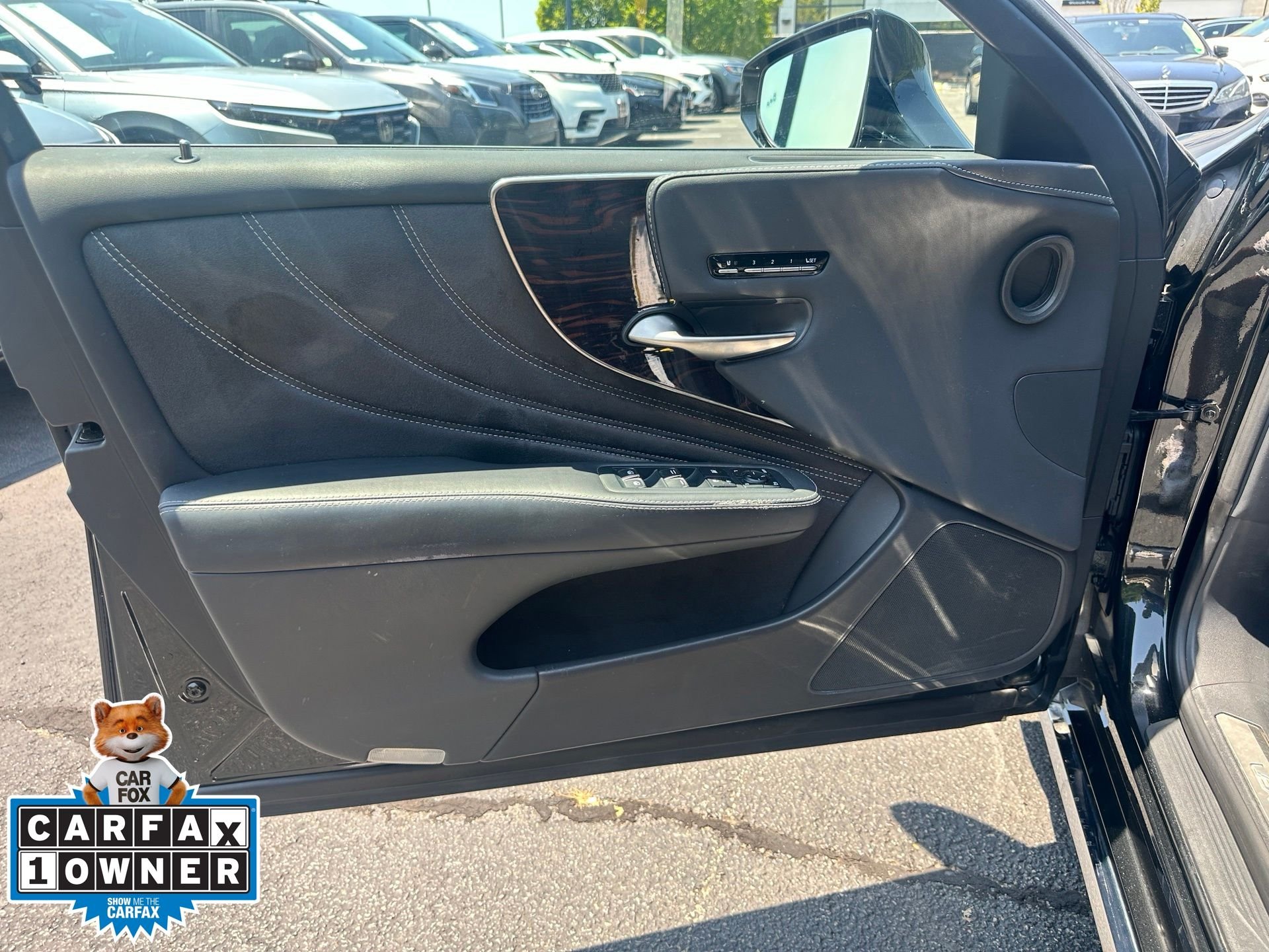 Used 2023 Black Lexus 500 Base image 4