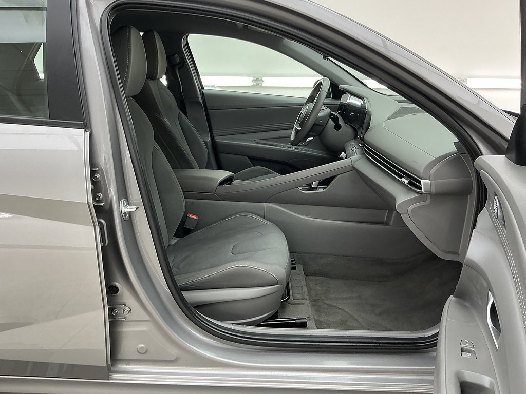Used 2023 Fluid Metal Hyundai SEL image 23