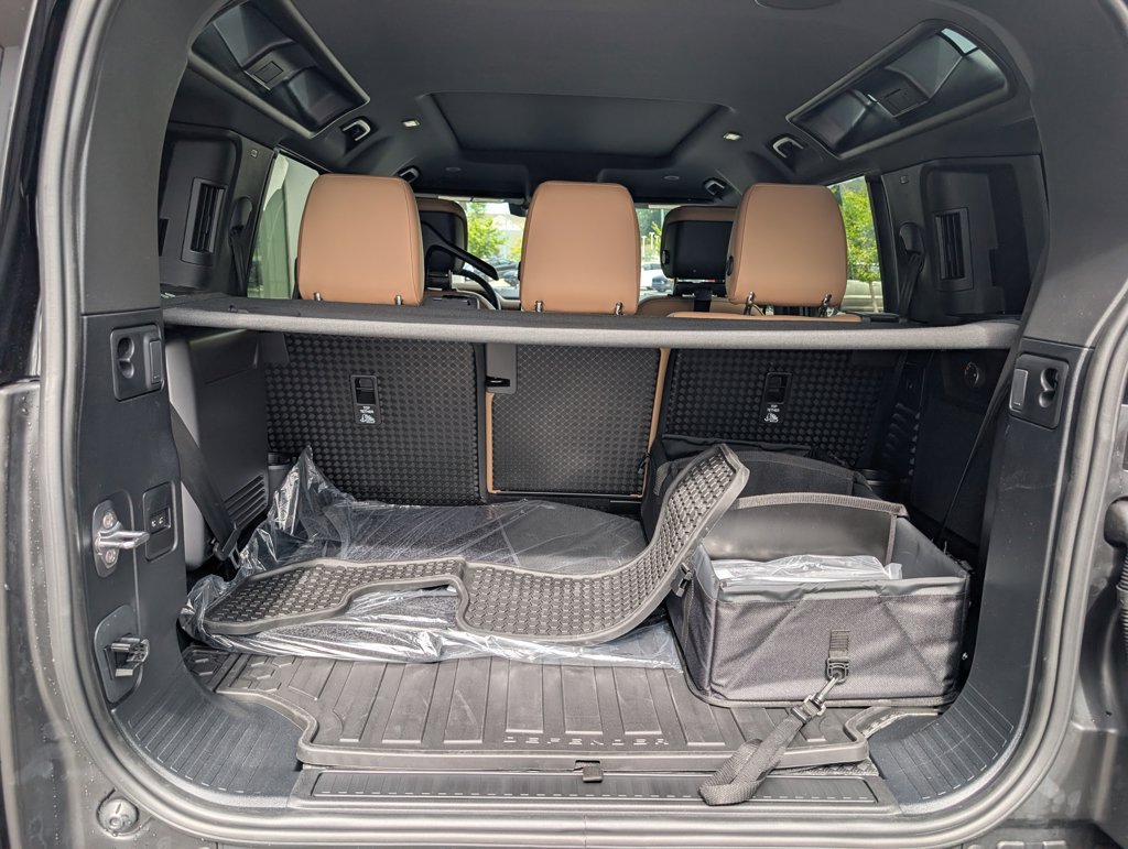 New 2026 Carpathian Grey Land Rover X-Dynamic SE image 26