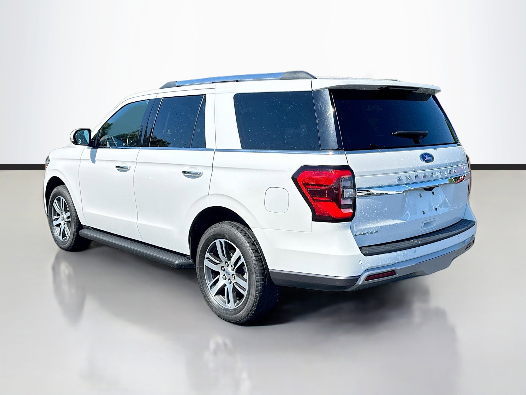 Used 2024 Oxford White Ford Limited image 5