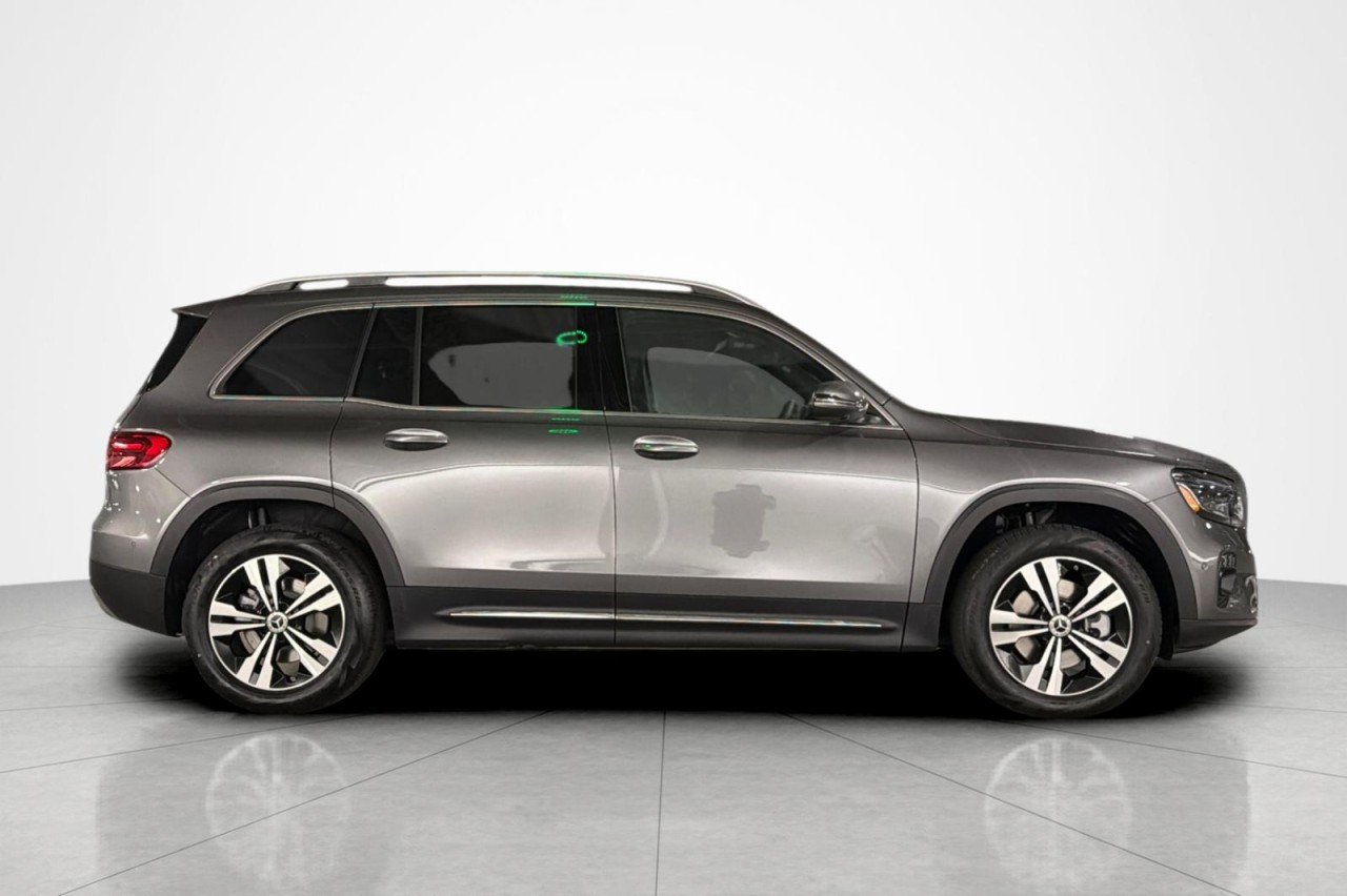 New 2026 Mountain Grey Metallic Mercedes-Benz GLB 250 4MATIC® SUV image 6