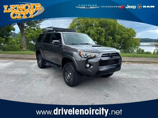 Used 2020 Gray Toyota Venture image 1