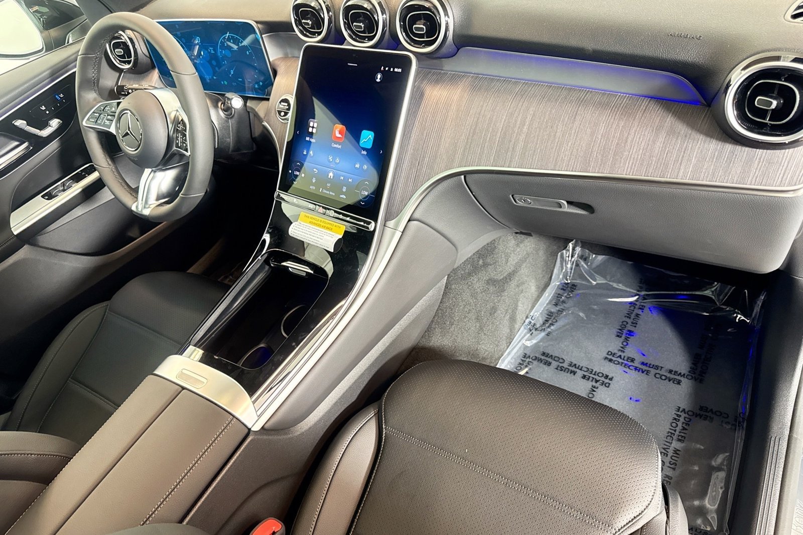 New 2026 Black Mercedes-Benz GLC 300 image 27