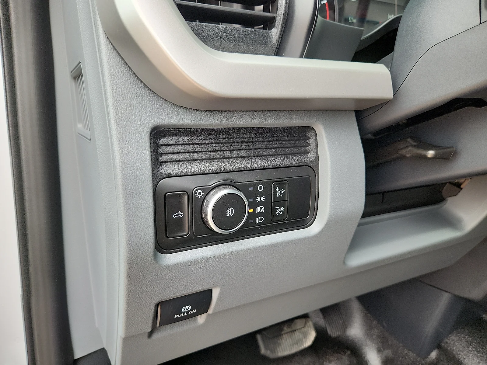 New 2026 Oxford White Ford XL image 16