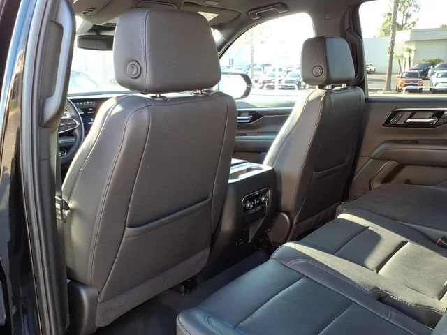 Used 2025 Black Chevrolet Z71 image 14