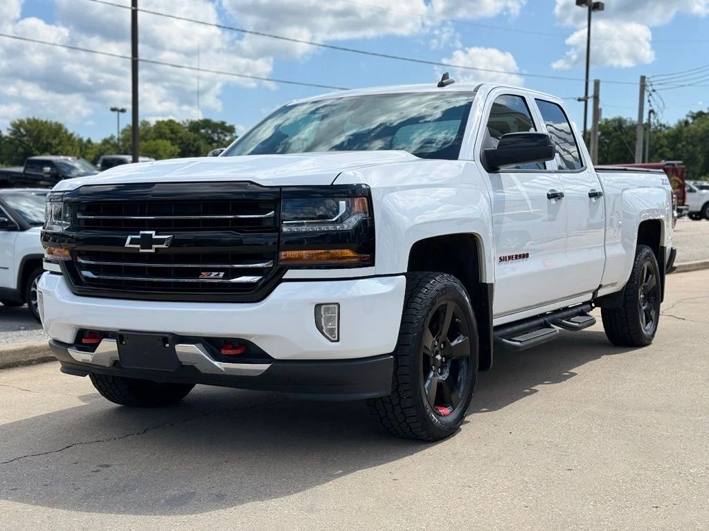 Used 2018 Chevrolet Silverado 1500 LT Z71 with VIN 1GCVKREC8JZ252213 for sale in Crestwood, KY