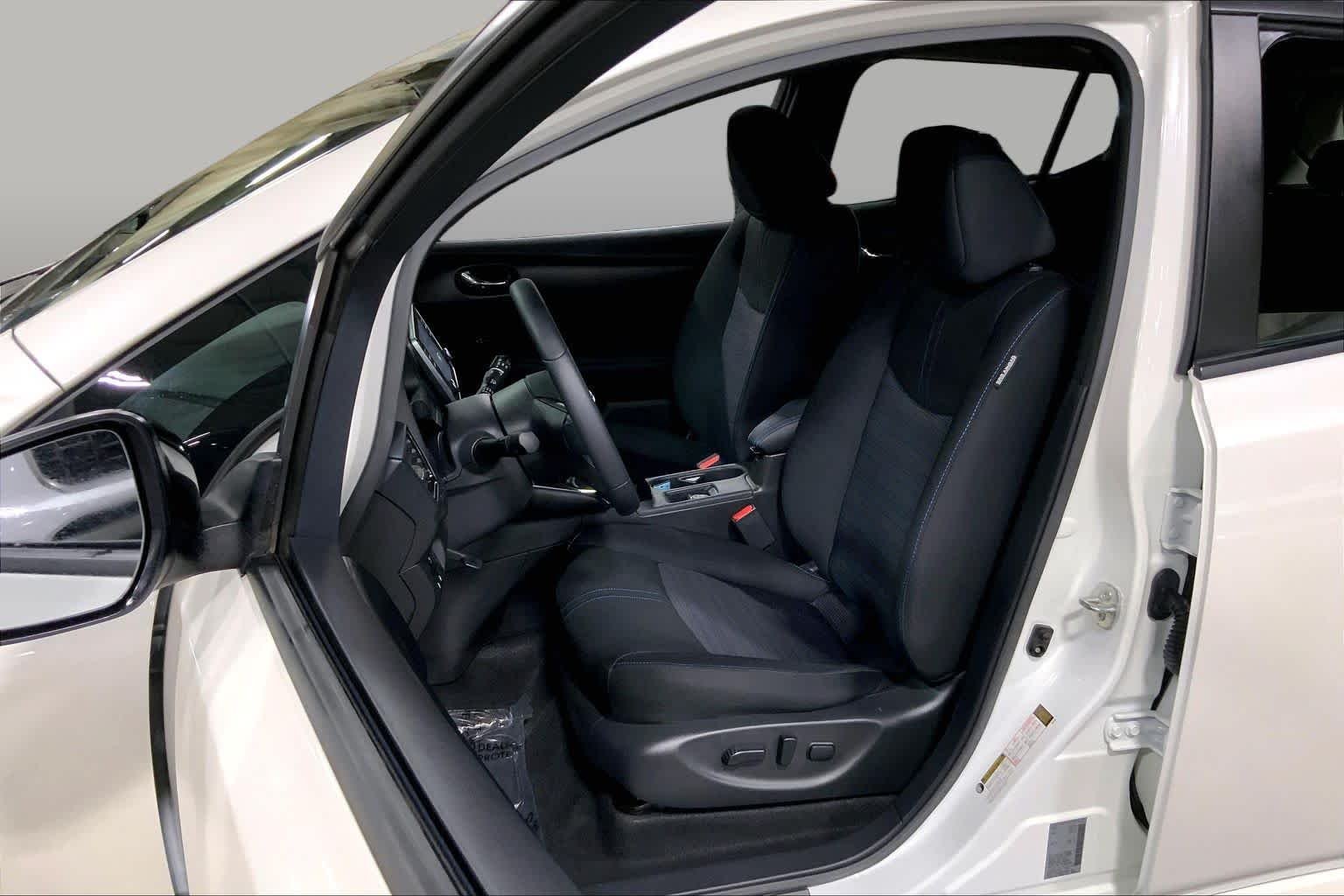 Used 2024 Super Black/Pearl White Nissan SV PLUS image 7