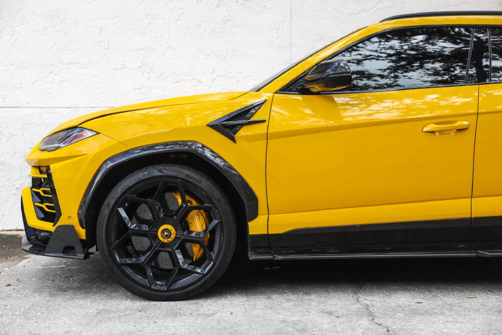 Used 2019 Yellow Lamborghini Base image 14