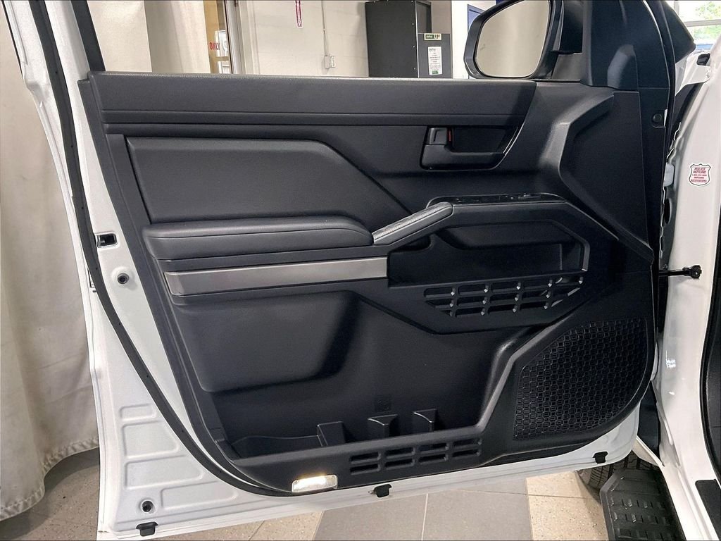 Used 2025 White Toyota SR5 image 9