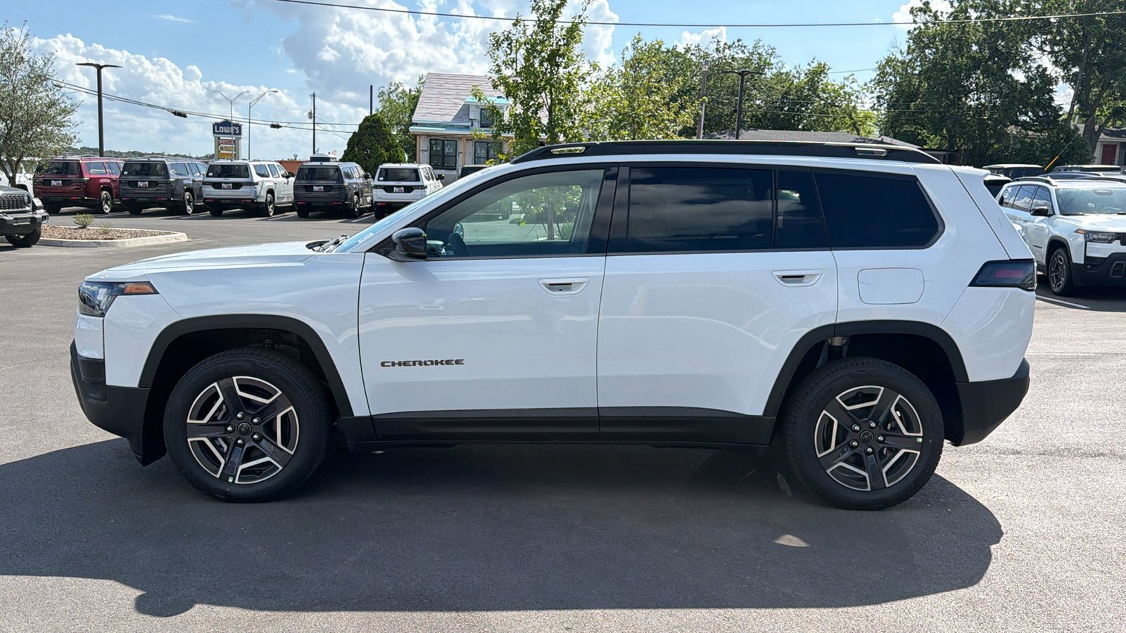 New 2026 Bright White Clear-Coat Exterior Paint Jeep Limited image 8