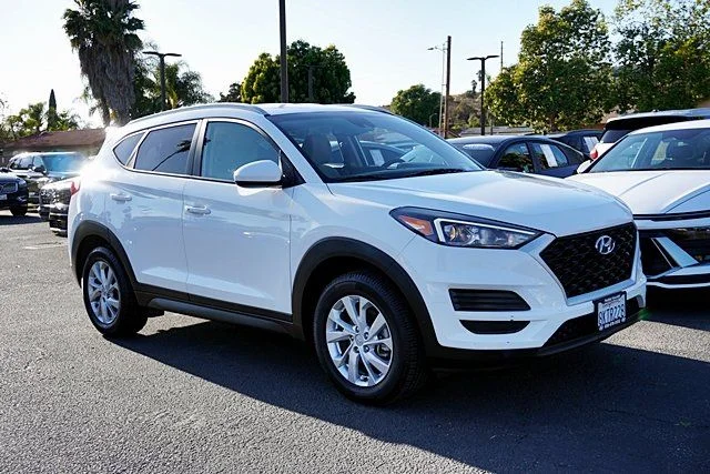 Used 2019 White Hyundai Value image 5