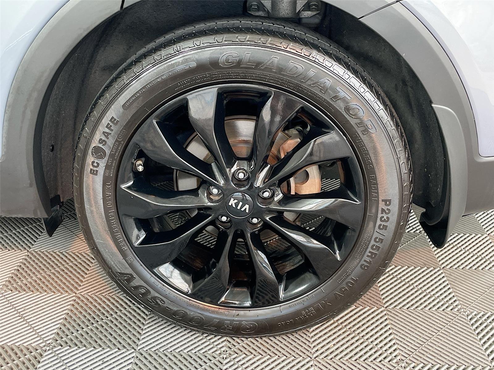 Used 2020 Everlasting Silver Kia EX V6 image 34