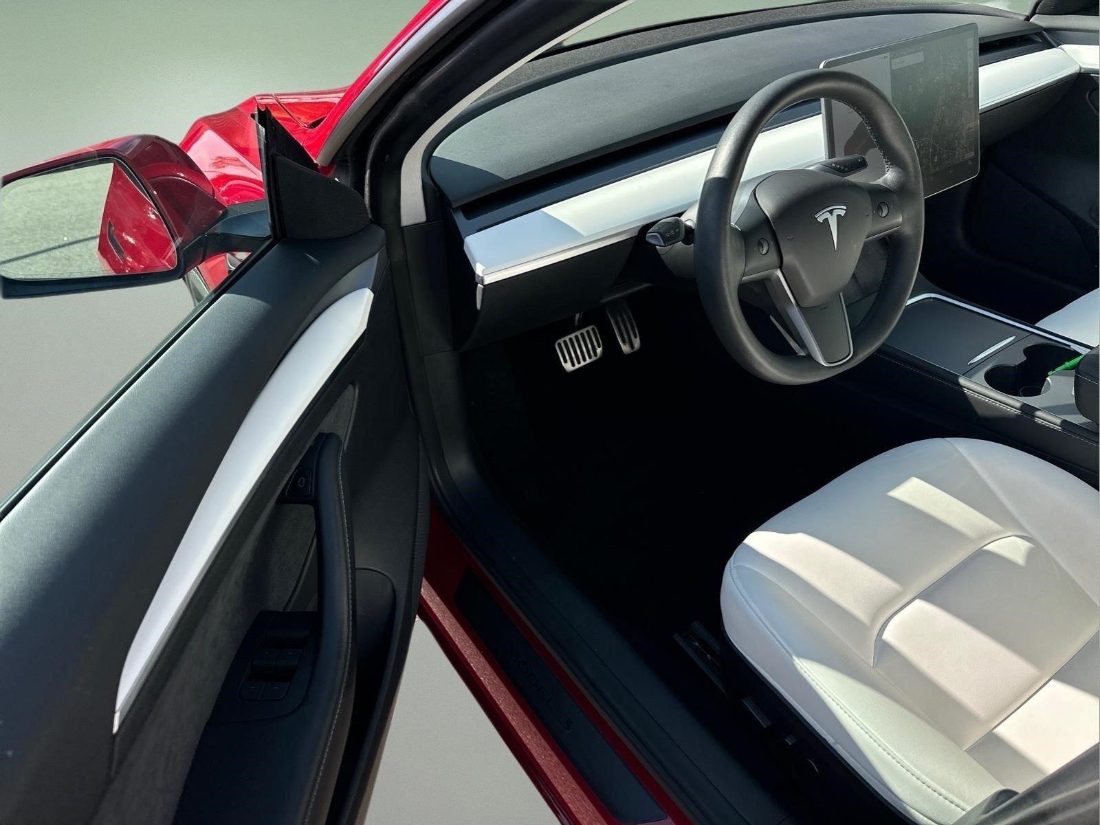 2022 Tesla Model 3 Long Range - Photo 13