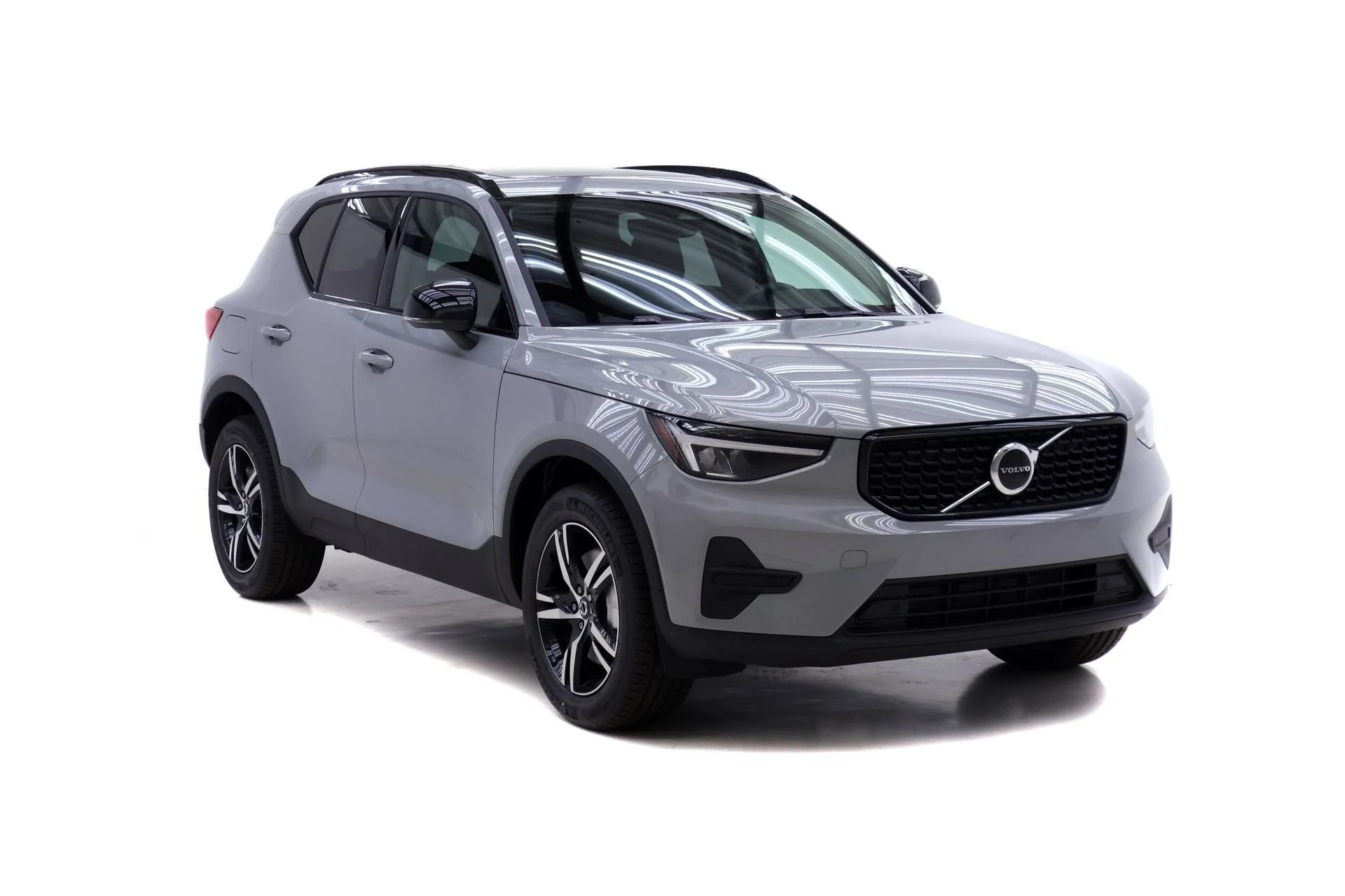 New 2026 Vapour Grey Volvo Core image 2