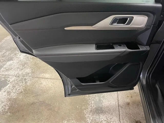 Used 2025  Ford Active image 24