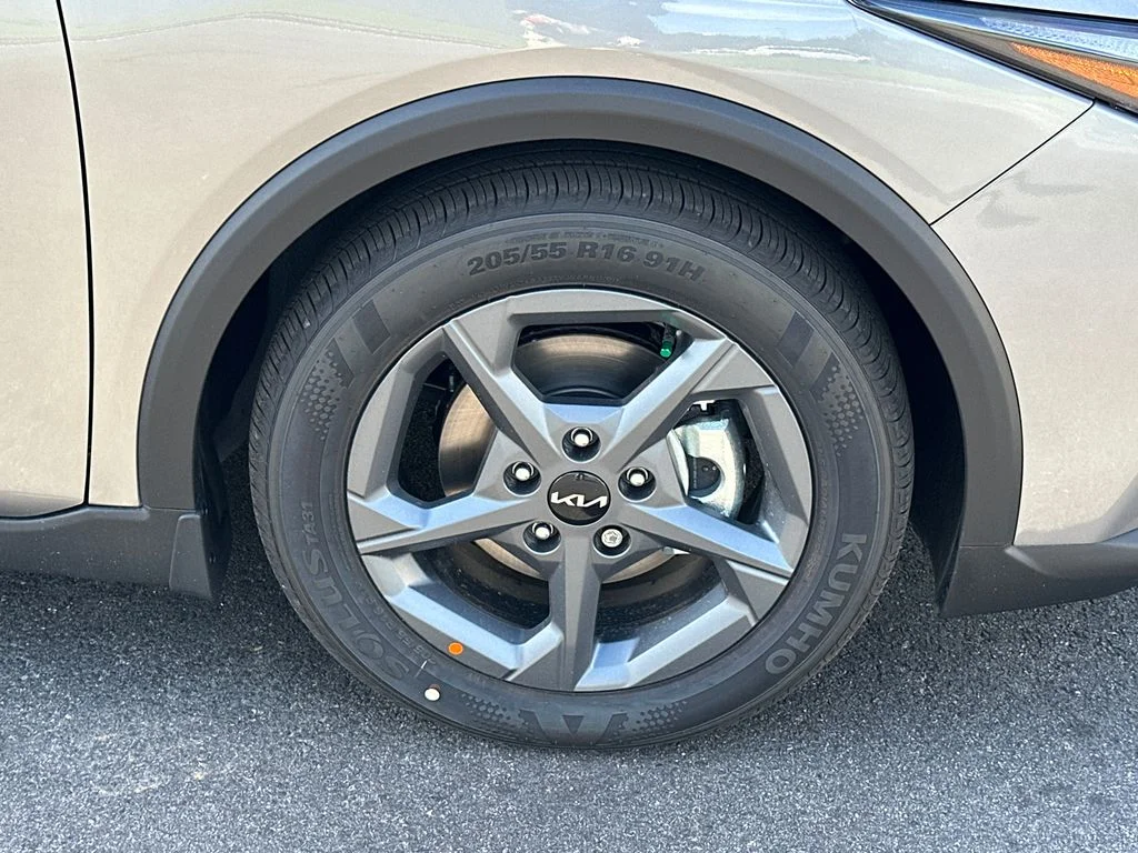 New 2026 Gray Kia LXS image 12