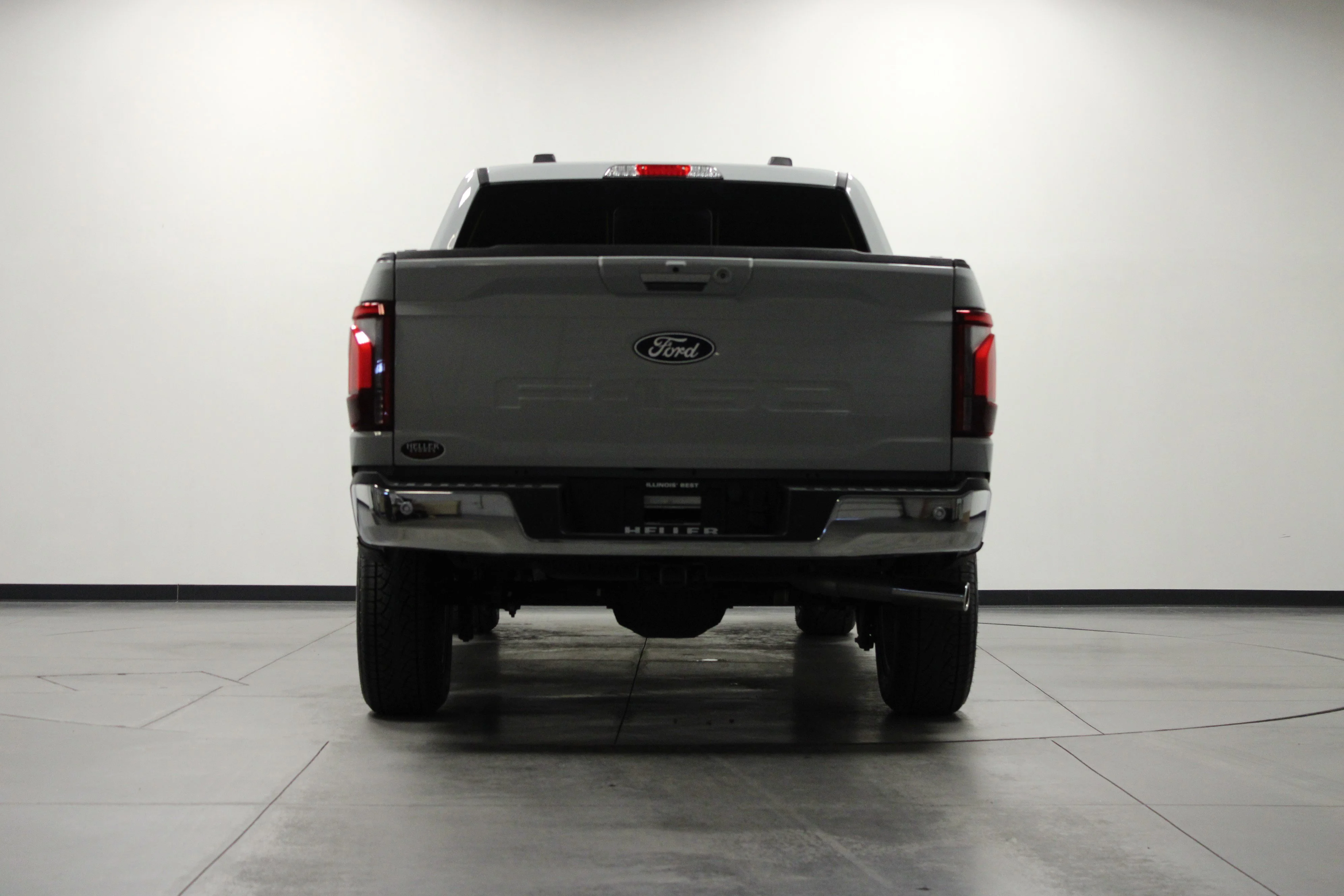 Used 2024 Avalanche Ford LARIAT image 5