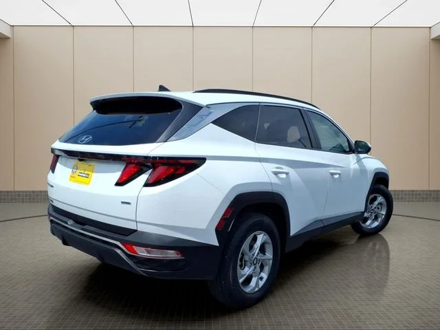 Used 2024 White Hyundai SEL image 6