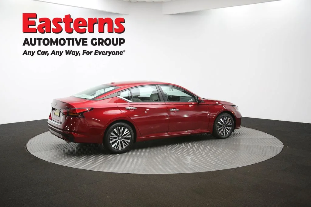 Used 2023 Red Nissan 2.5 SV image 42