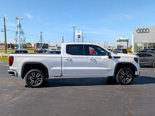 Used 2023 White GMC AT4 image 10