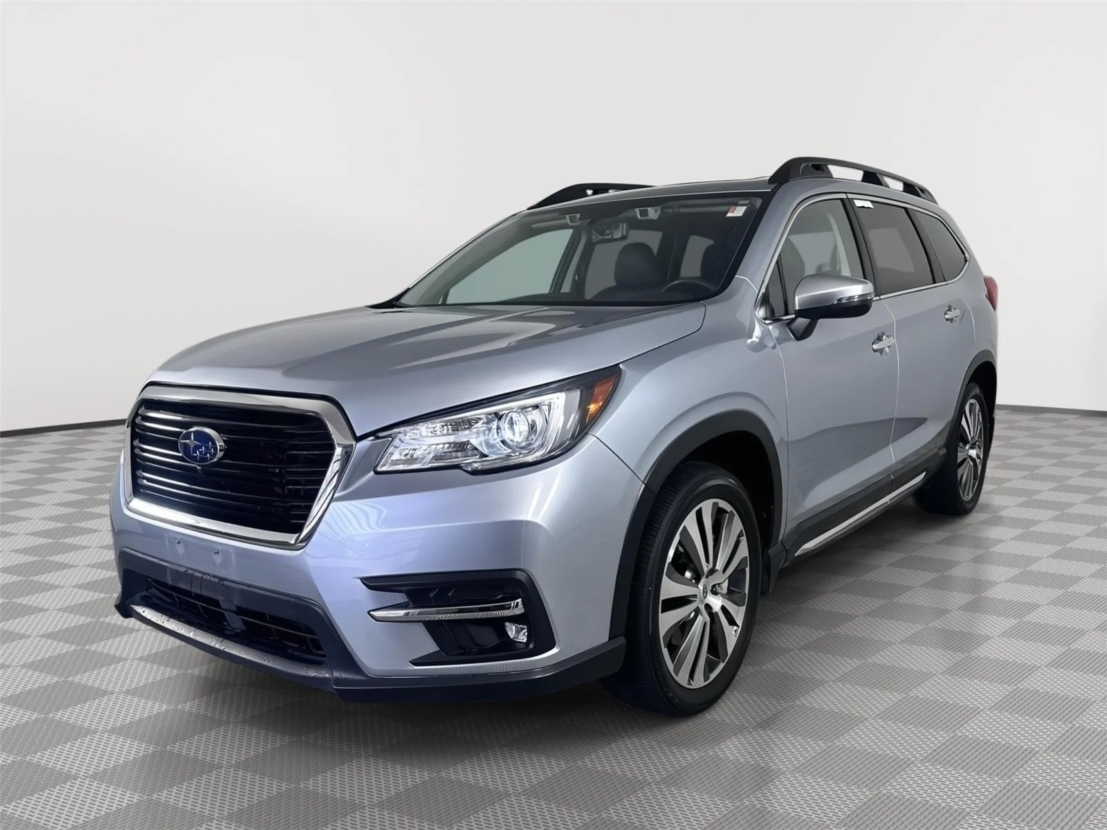 Used 2022 Ice Silver Metallic Subaru Touring image 3