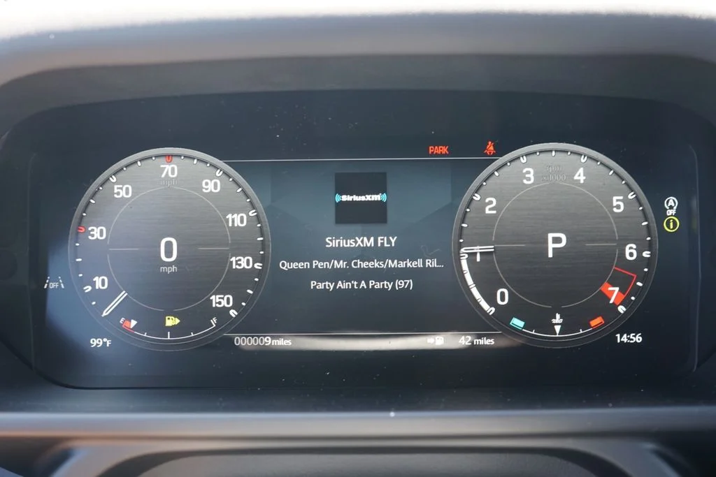 New 2026 Borasco Grey Metallic Land Rover X-Dynamic SE image 18